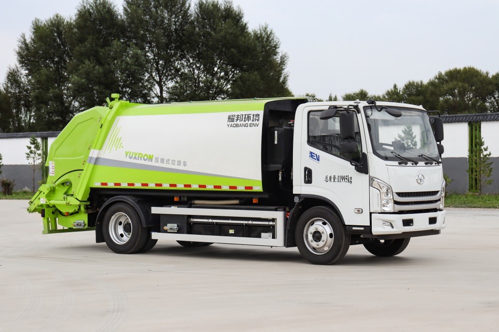 Pure electric road cleaning car