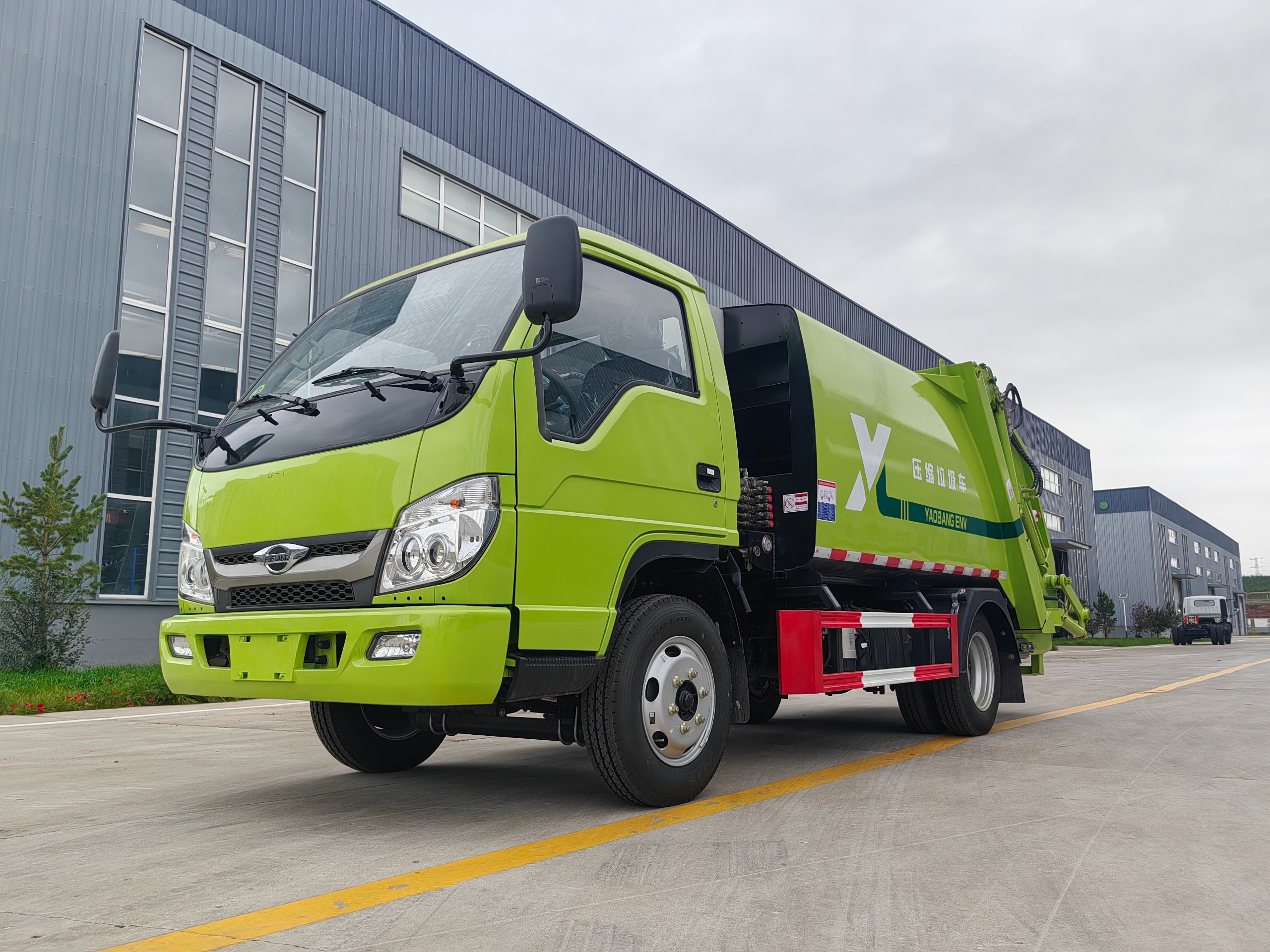  5-ton garbage compactor truck